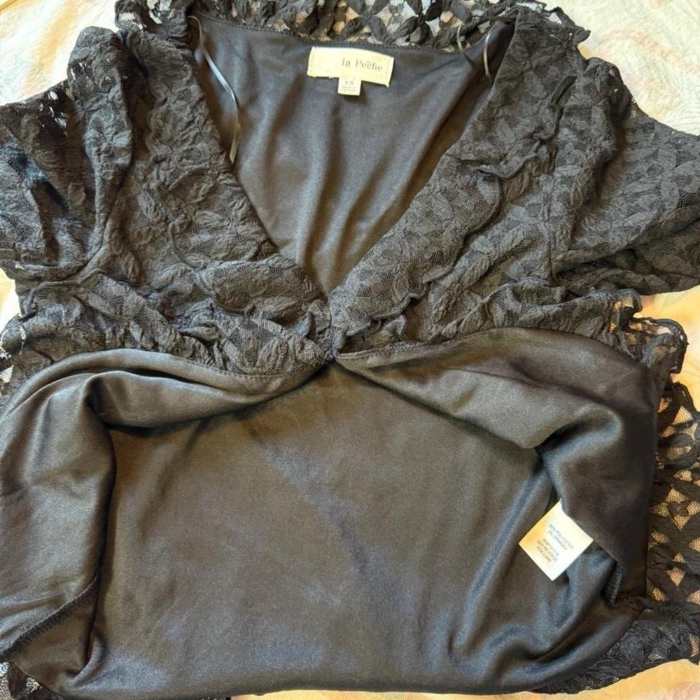 Fairycore Lace Long Sleeve black Top with ruffles and bell sleeves   – XS – NWT - Picture 4 of 8